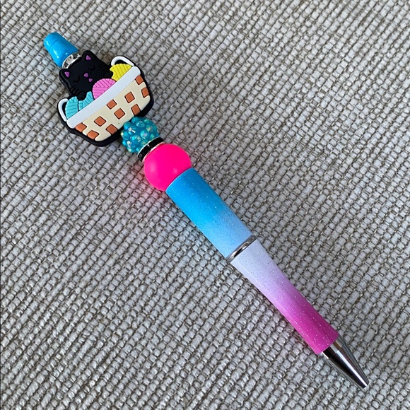 Handmade Other - Cat In A Basket 🧺 Pen